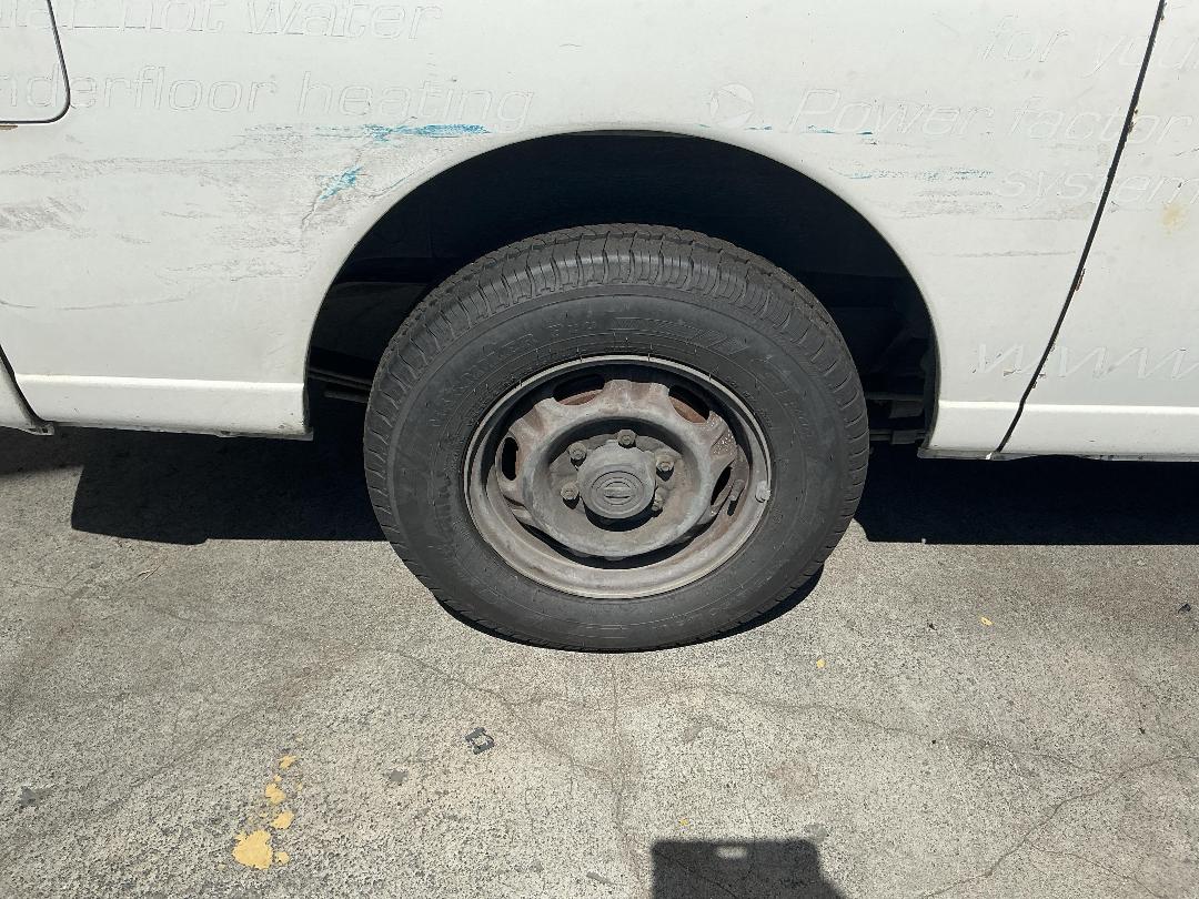 Photo '17' of Nissan Caravan