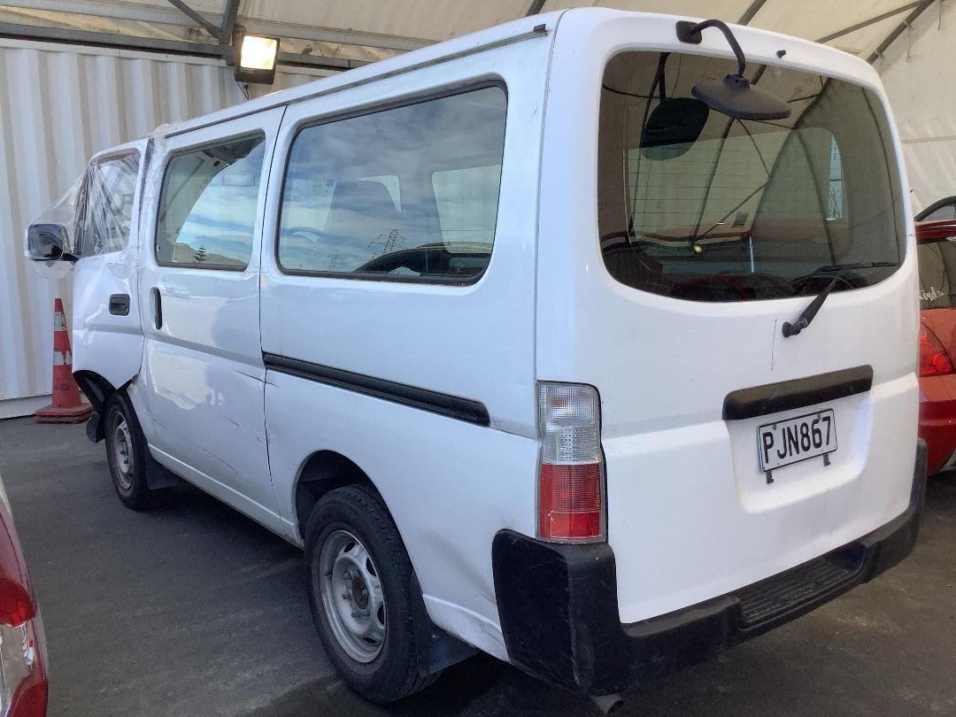 Photo '6' of Nissan Caravan