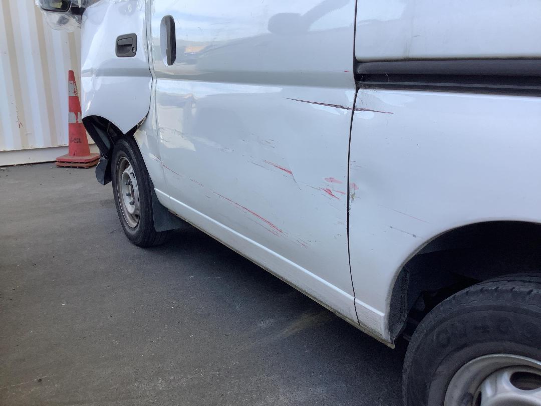 Photo '7' of Nissan Caravan