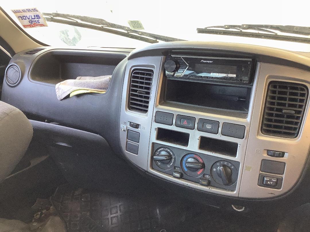 Photo '18' of Nissan Caravan