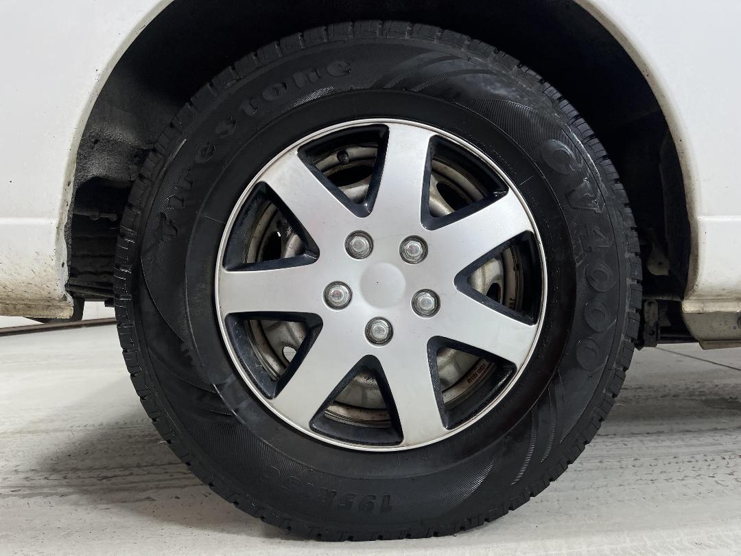 Photo '12' of Nissan Caravan Photo '12' of Nissan Caravan