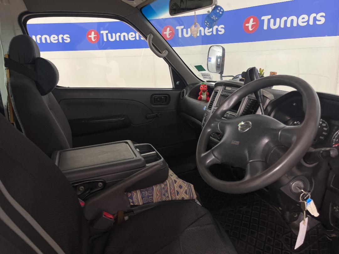 Photo '16' of Nissan Caravan Photo '16' of Nissan Caravan