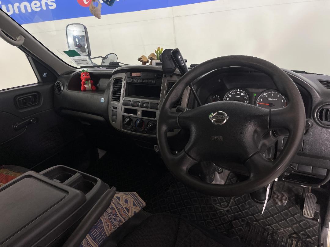 Photo '17' of Nissan Caravan Photo '17' of Nissan Caravan