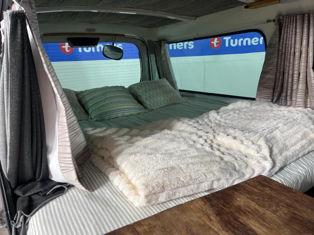 Photo '22' of Nissan Caravan Photo '22' of Nissan Caravan