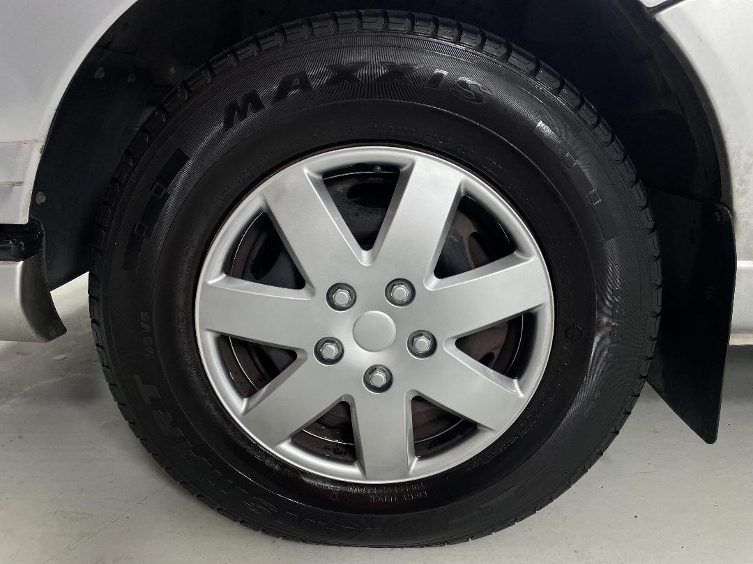 Photo '10' of Nissan Caravan