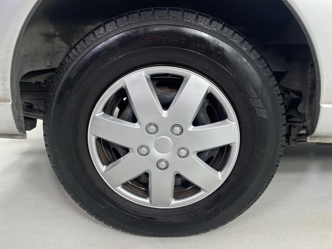 Photo '12' of Nissan Caravan