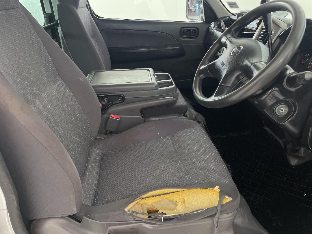 Photo '16' of Nissan Caravan