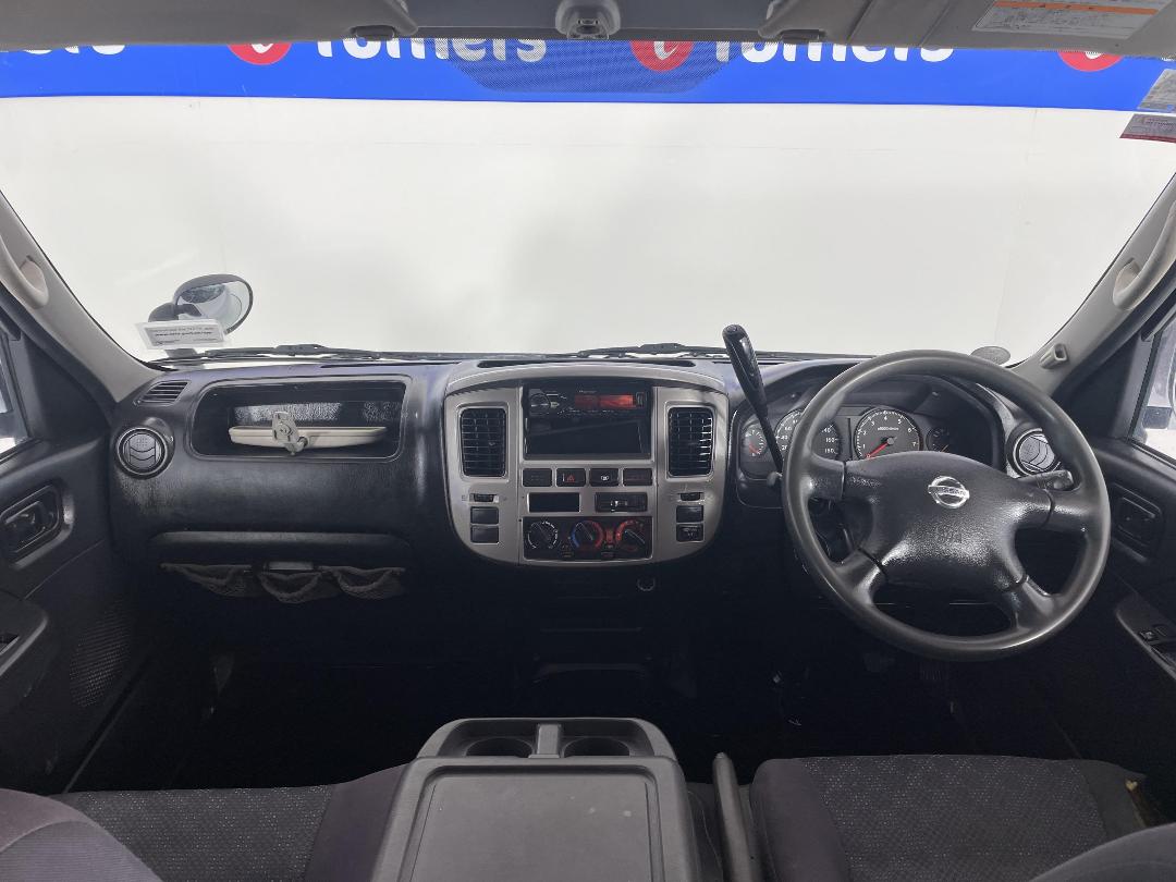 Photo '17' of Nissan Caravan