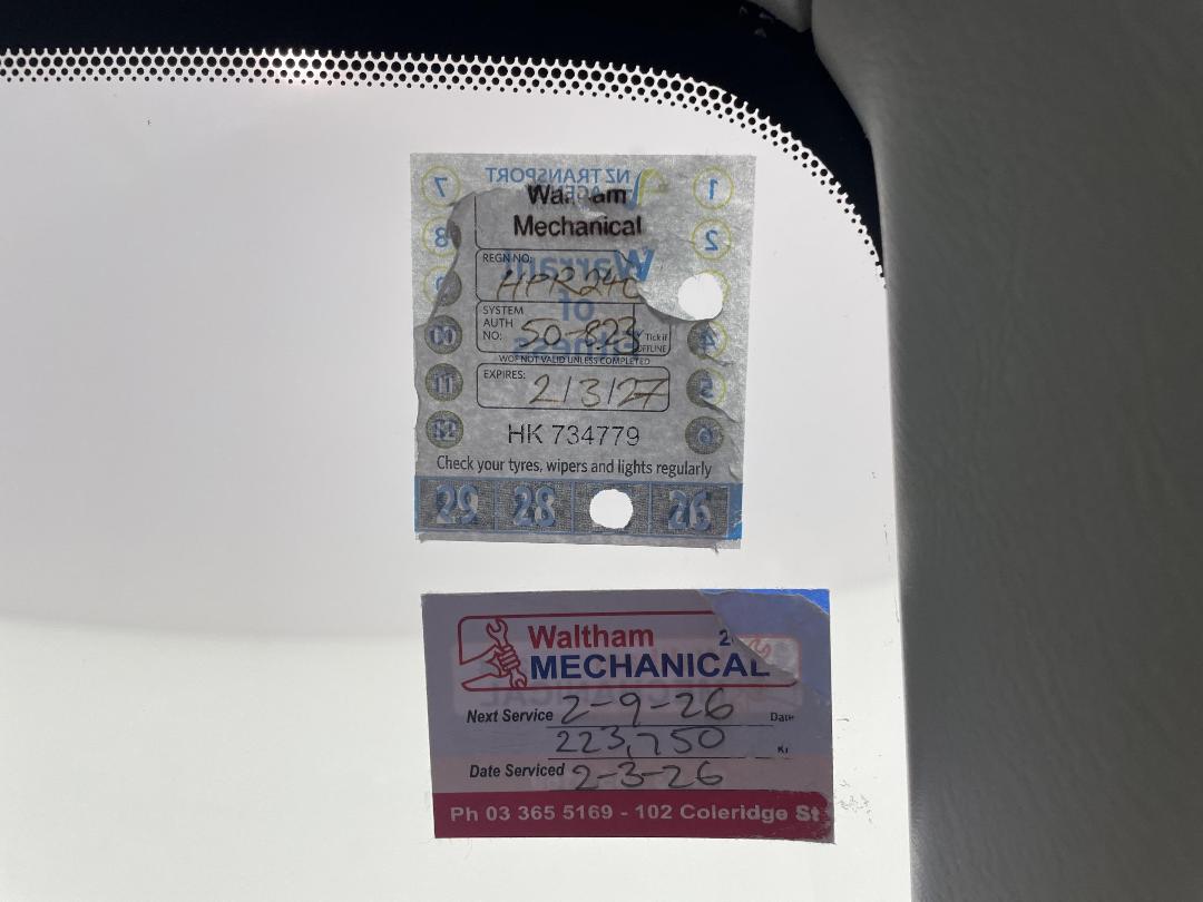 Photo '22' of Nissan Caravan