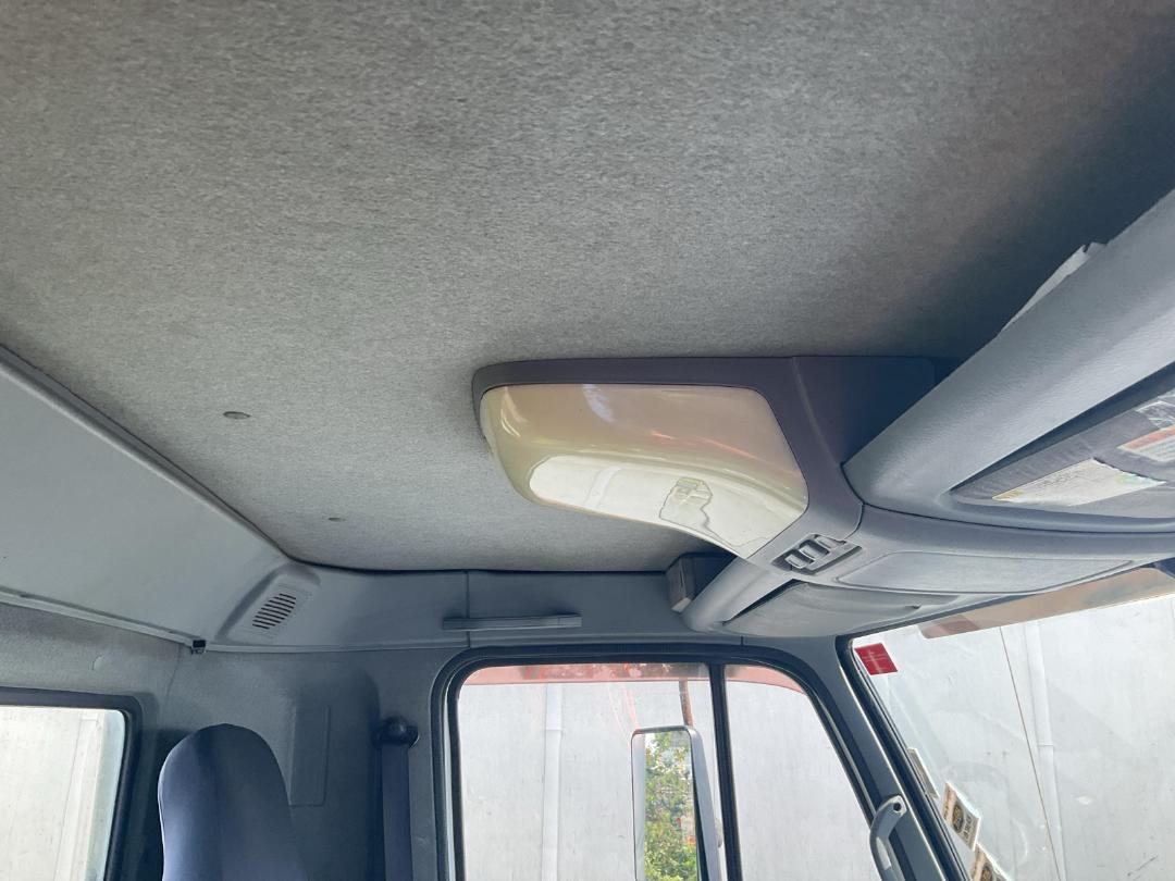 Photo '13' of Nissan Condor Tractor Unit Photo '13' of Nissan Condor Tractor Unit