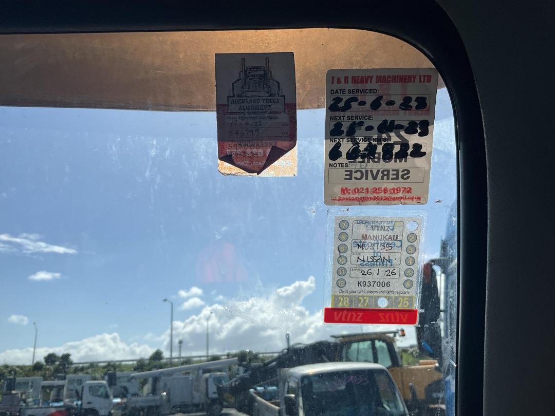 Photo '18' of Nissan Condor Tractor Unit Photo '18' of Nissan Condor Tractor Unit