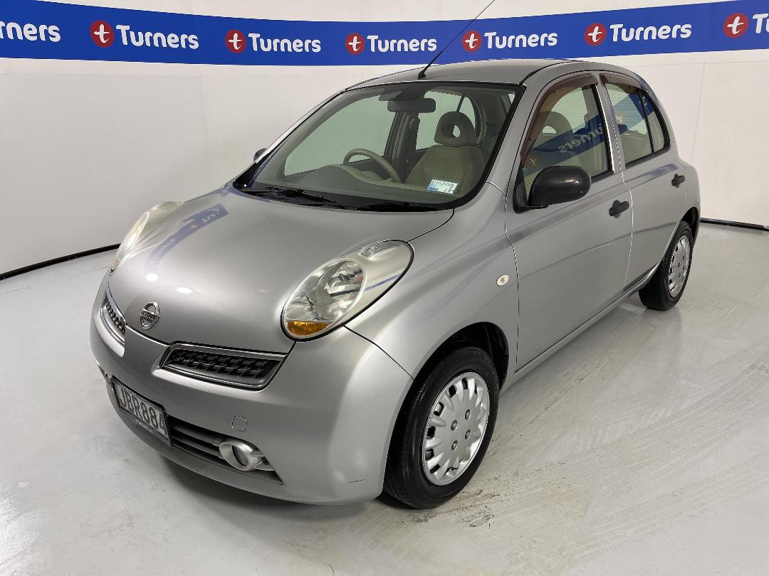 Photo '4' of Nissan March