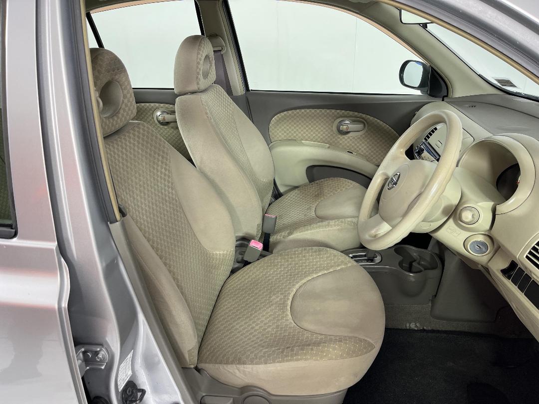 Photo '16' of Nissan March