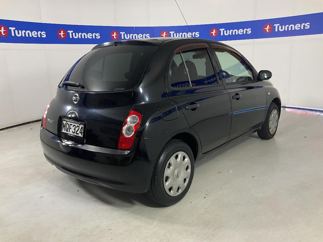 Photo '7' of Nissan March