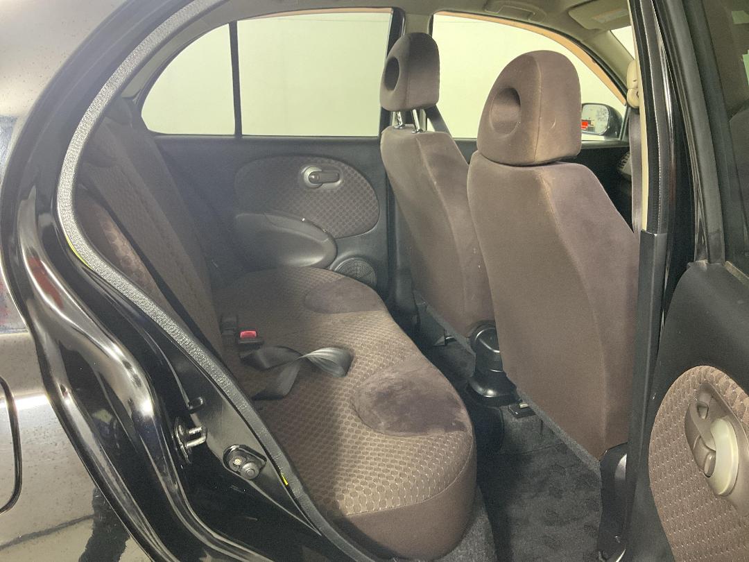 Photo '20' of Nissan March