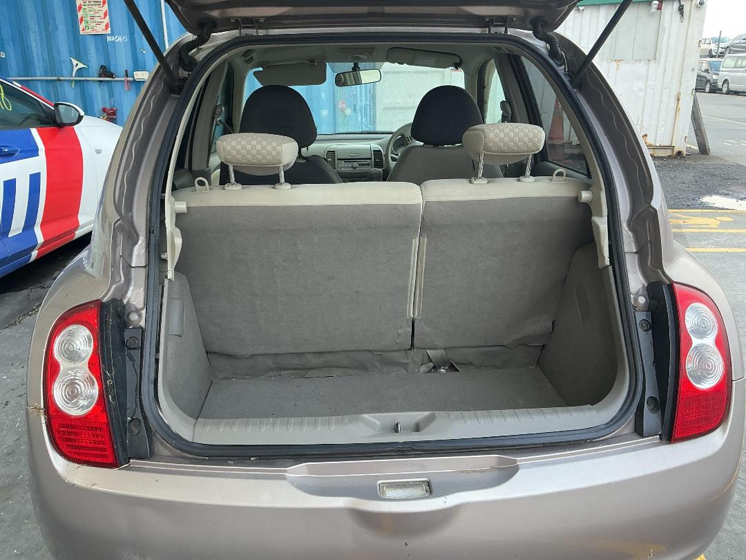 Photo '7' of Nissan March Photo '7' of Nissan March