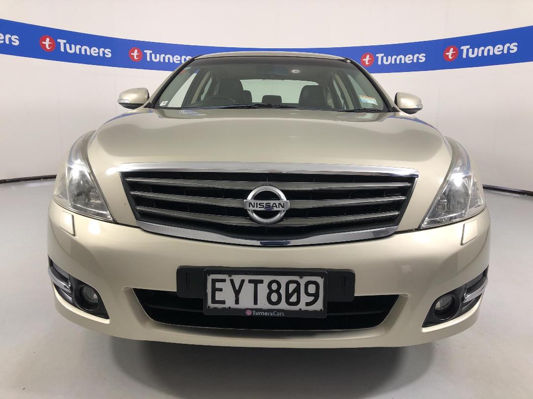 Photo '2' of Nissan Maxima