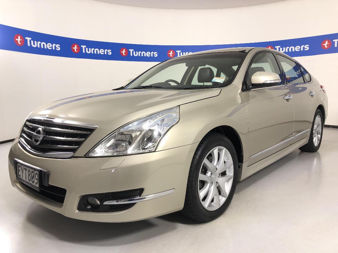 Photo '4' of Nissan Maxima