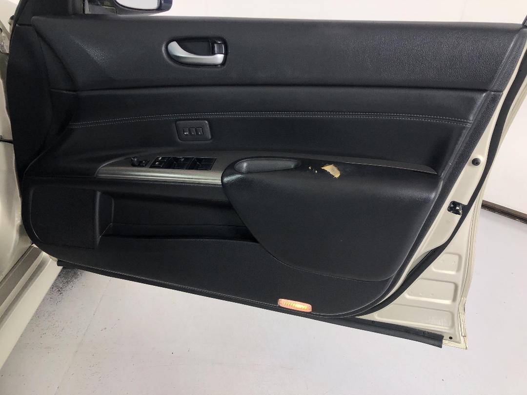 Photo '15' of Nissan Maxima