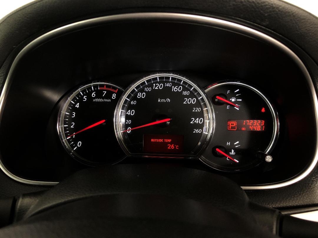 Photo '21' of Nissan Maxima