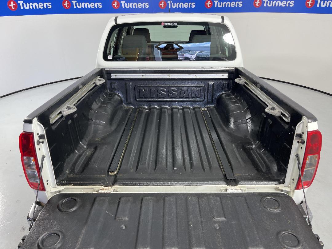 Photo '14' of Nissan Navara