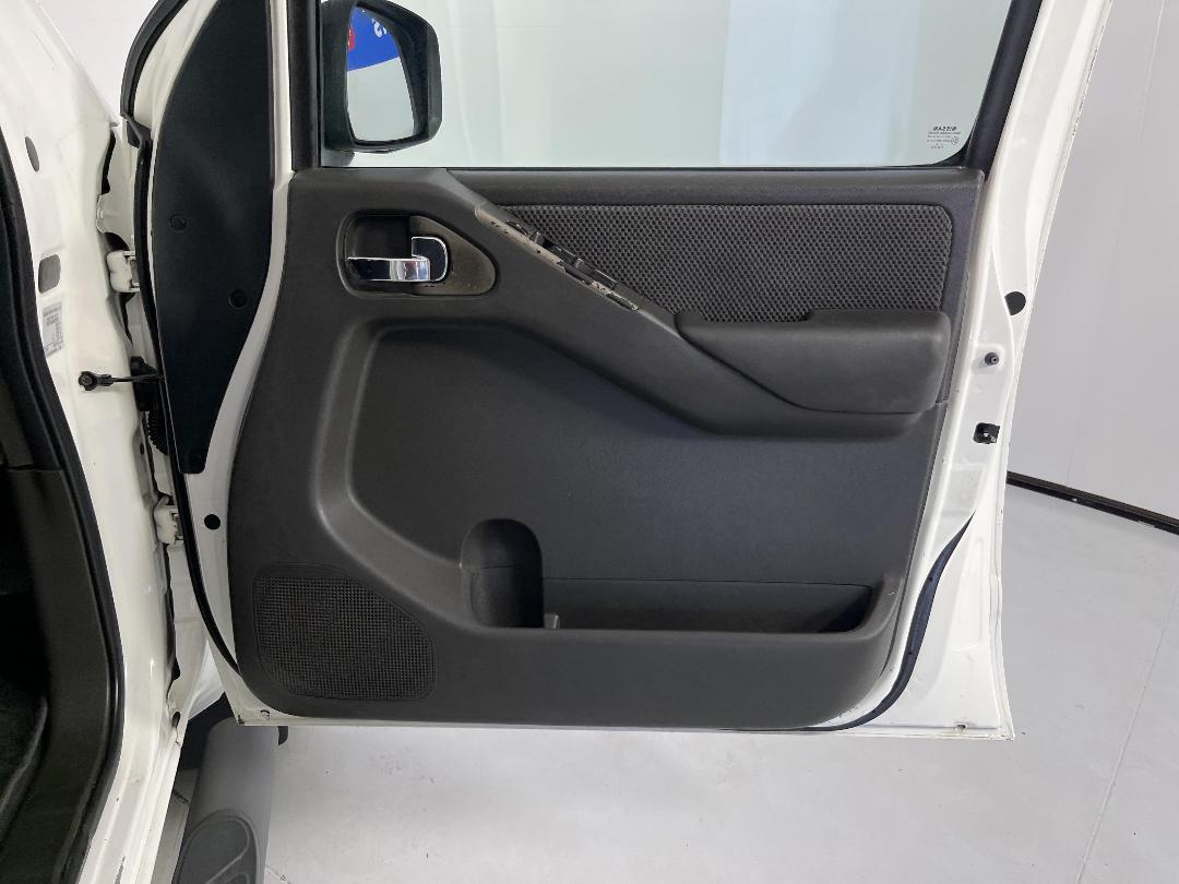 Photo '15' of Nissan Navara