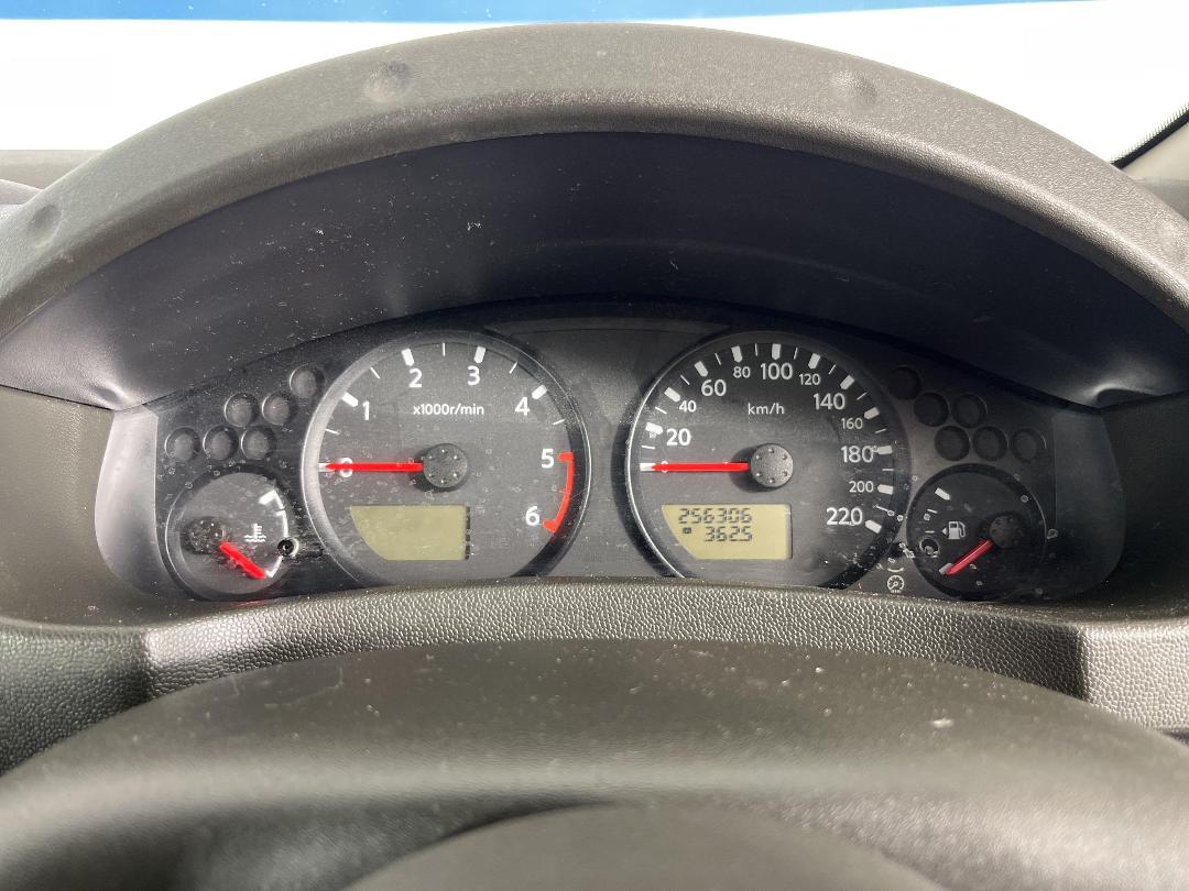 Photo '21' of Nissan Navara