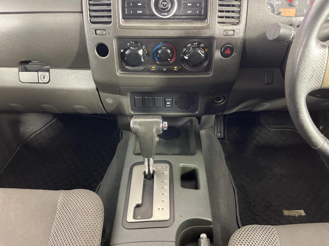 Photo '18' of Nissan Navara