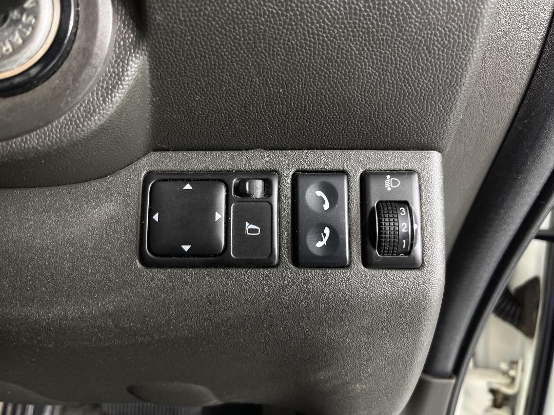 Photo '23' of Nissan Navara