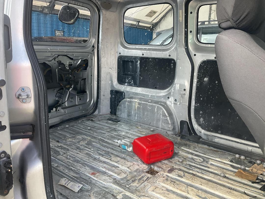 Photo '8' of Nissan NV200