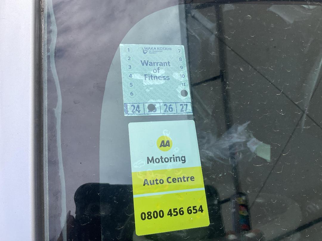 Photo '17' of Nissan NV200