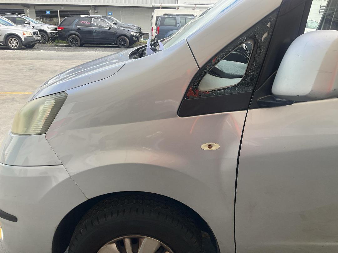 Photo '24' of Nissan NV200