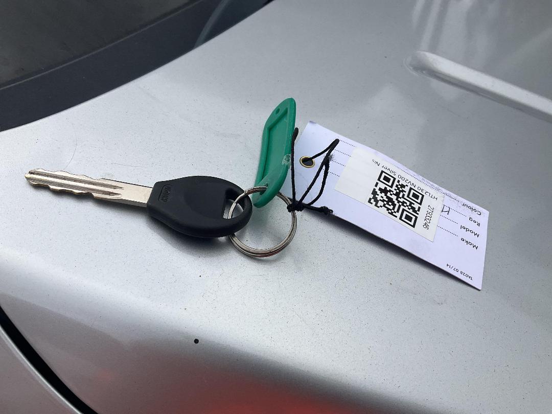 Photo '40' of Nissan NV200