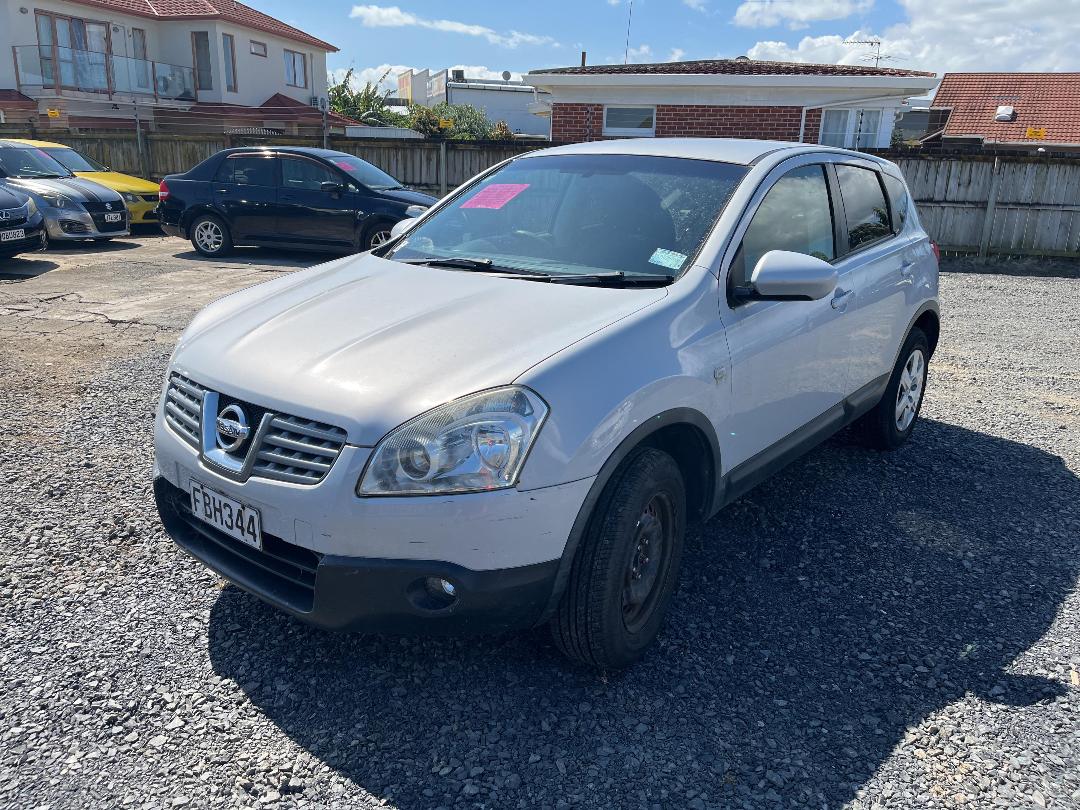 Photo '3' of Nissan Qashqai ST Photo '3' of Nissan Qashqai ST