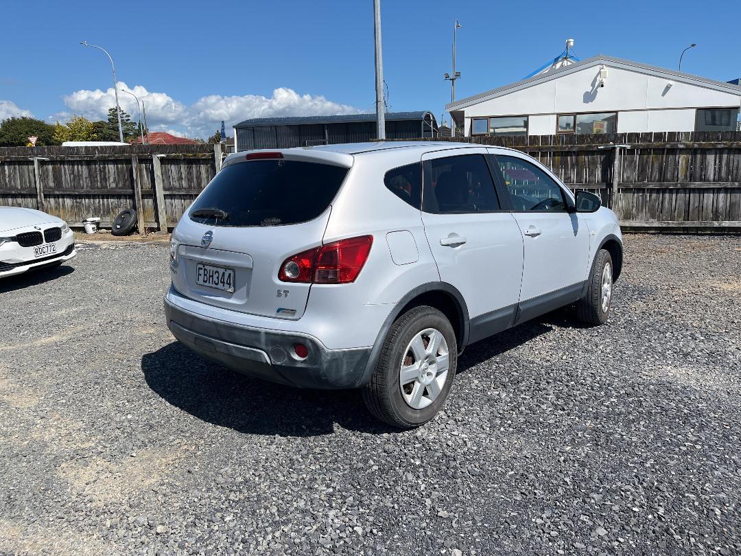 Photo '5' of Nissan Qashqai ST Photo '5' of Nissan Qashqai ST