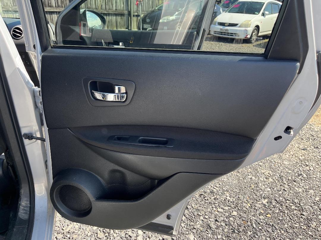 Photo '13' of Nissan Qashqai ST Photo '13' of Nissan Qashqai ST