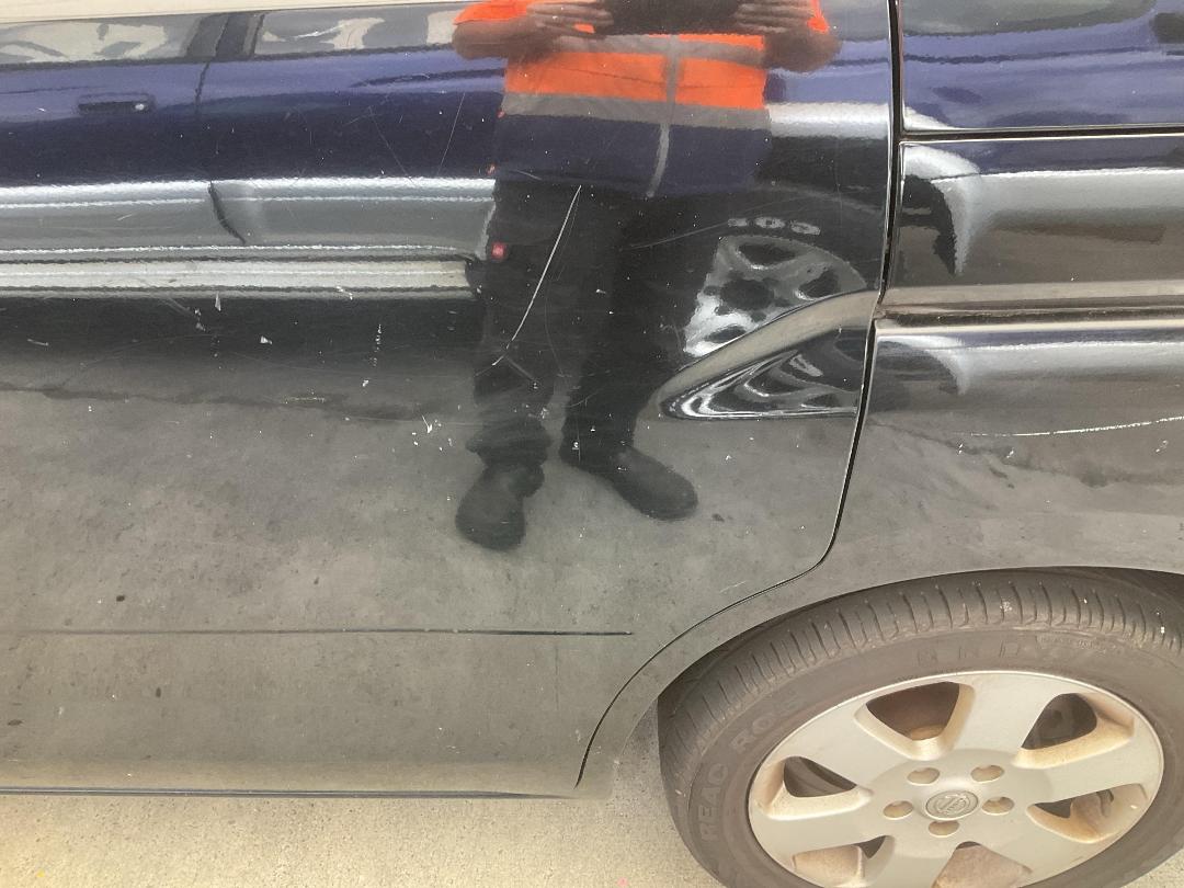 Photo '15' of Nissan Serena