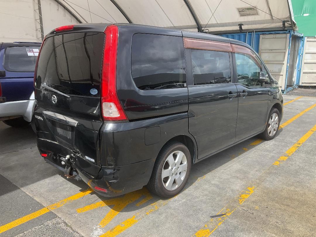 Photo '24' of Nissan Serena