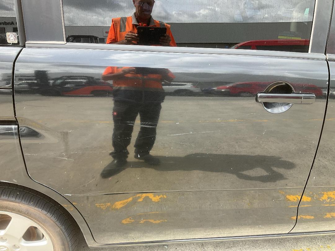 Photo '27' of Nissan Serena