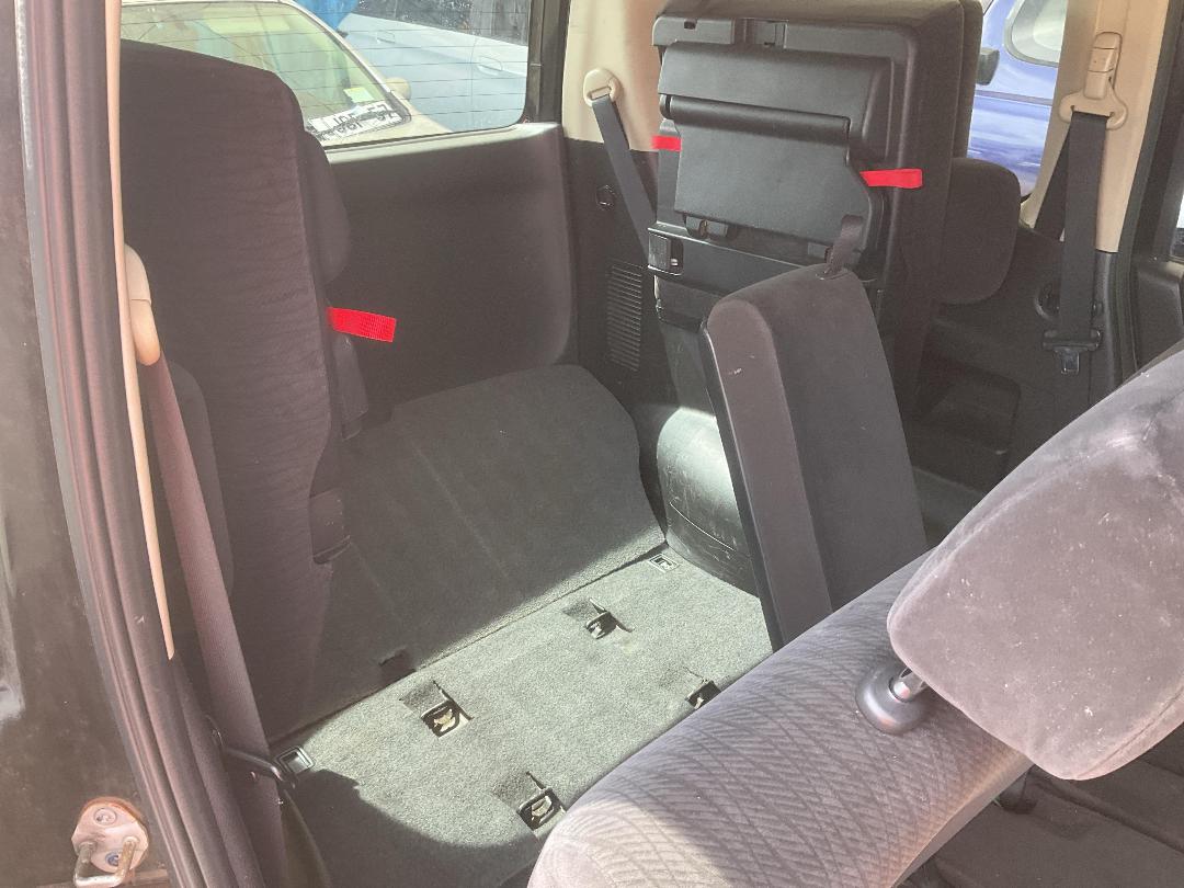 Photo '29' of Nissan Serena