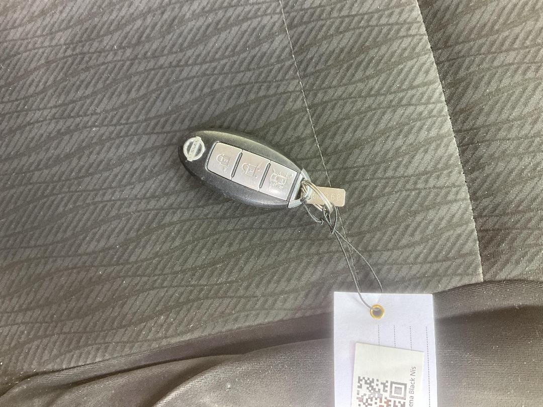 Photo '32' of Nissan Serena