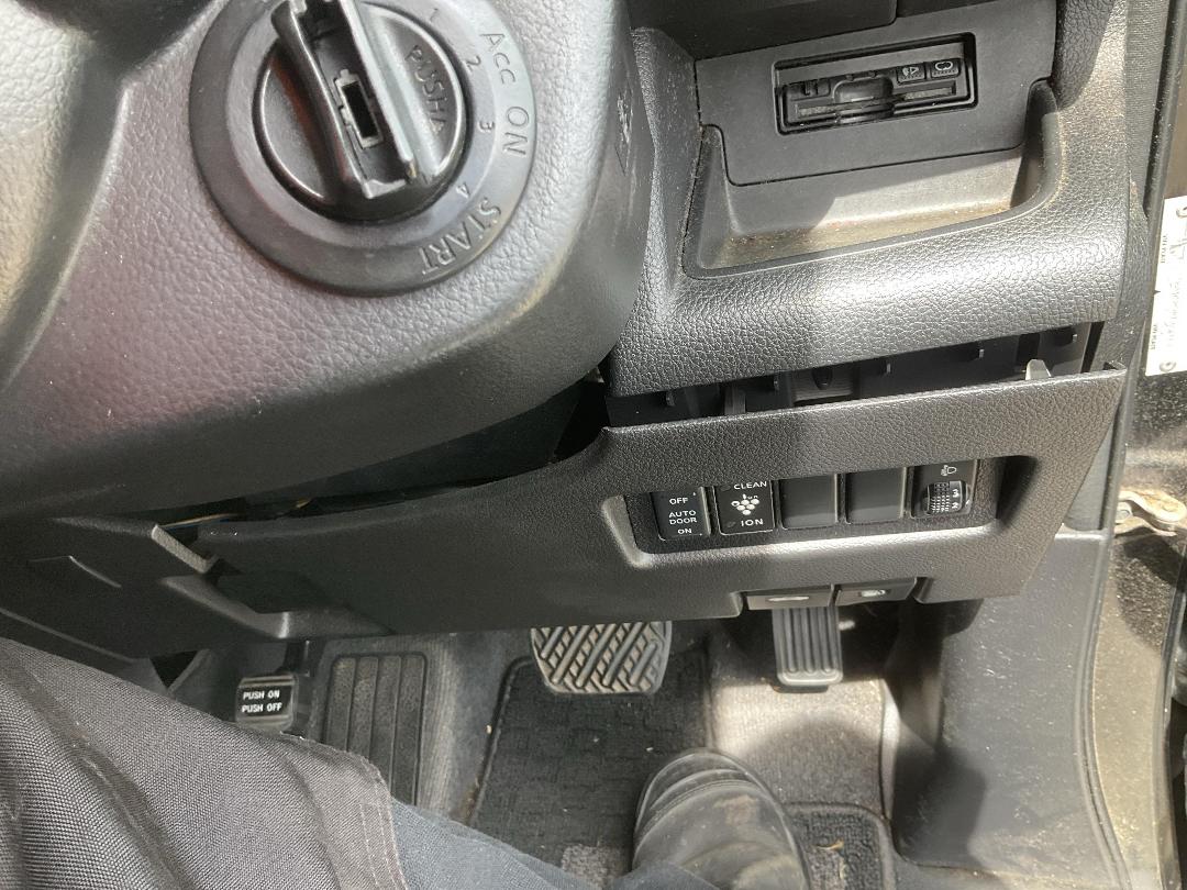 Photo '34' of Nissan Serena