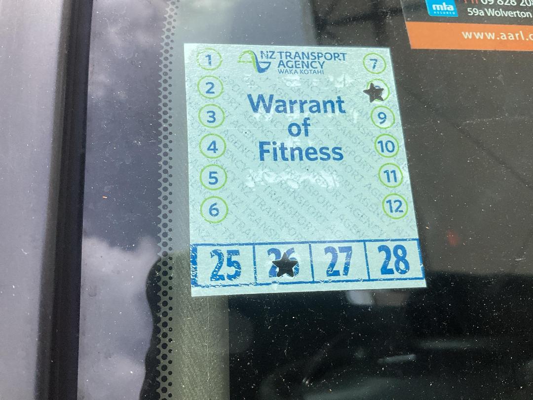 Photo '37' of Nissan Serena