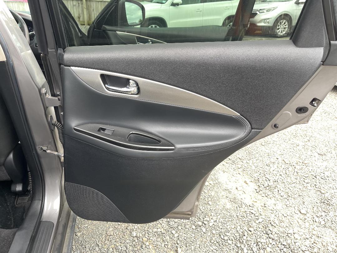 Photo '17' of Nissan Skyline 370GT Four Photo '17' of Nissan Skyline 370GT Four