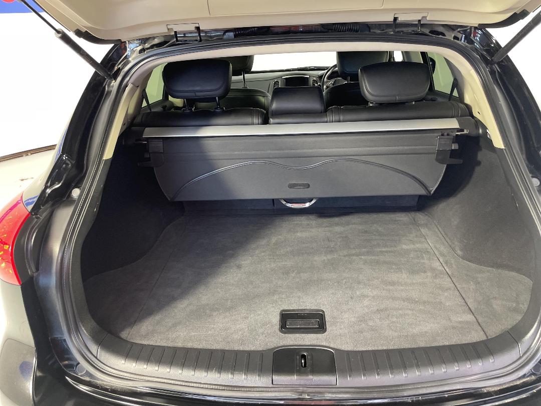 Photo '14' of Nissan Skyline