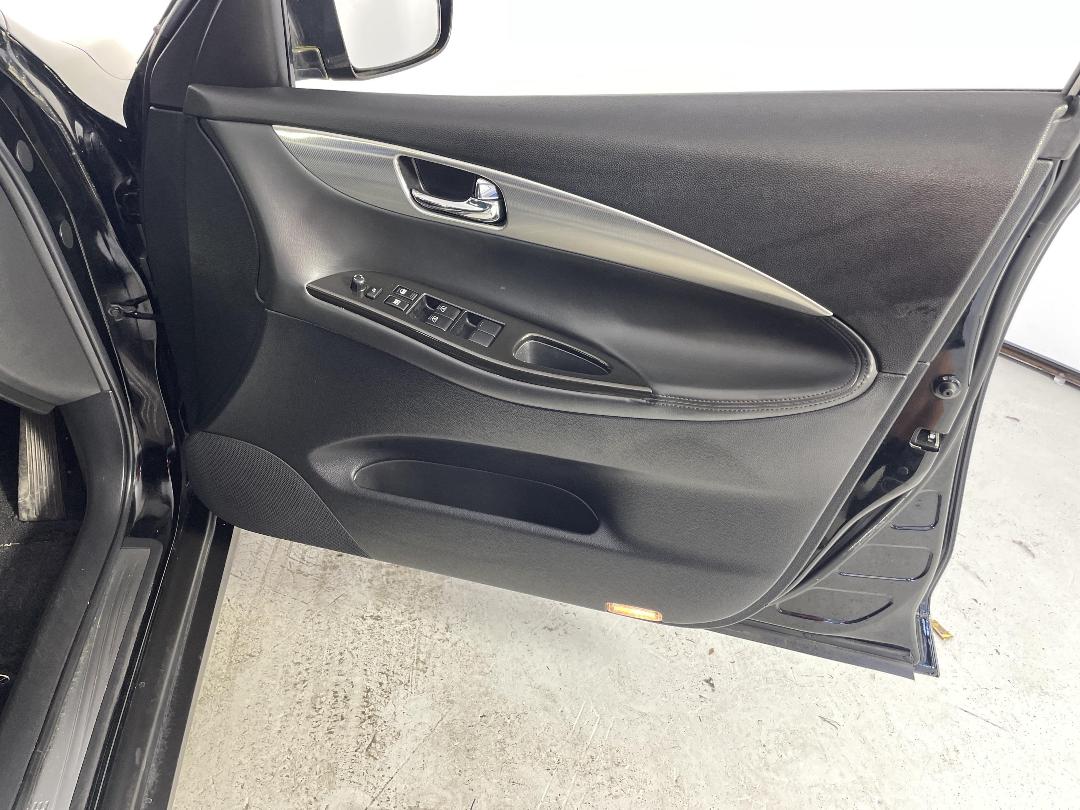 Photo '15' of Nissan Skyline