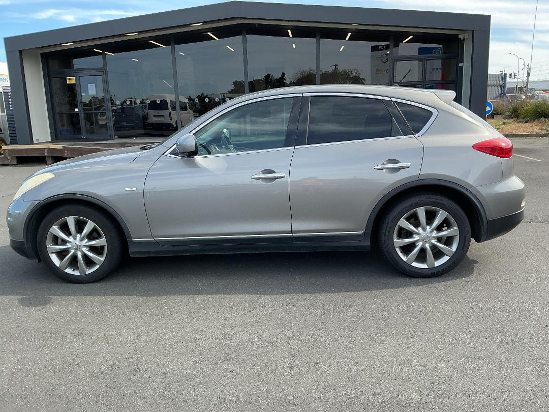 Photo '4' of Nissan Skyline Crossover