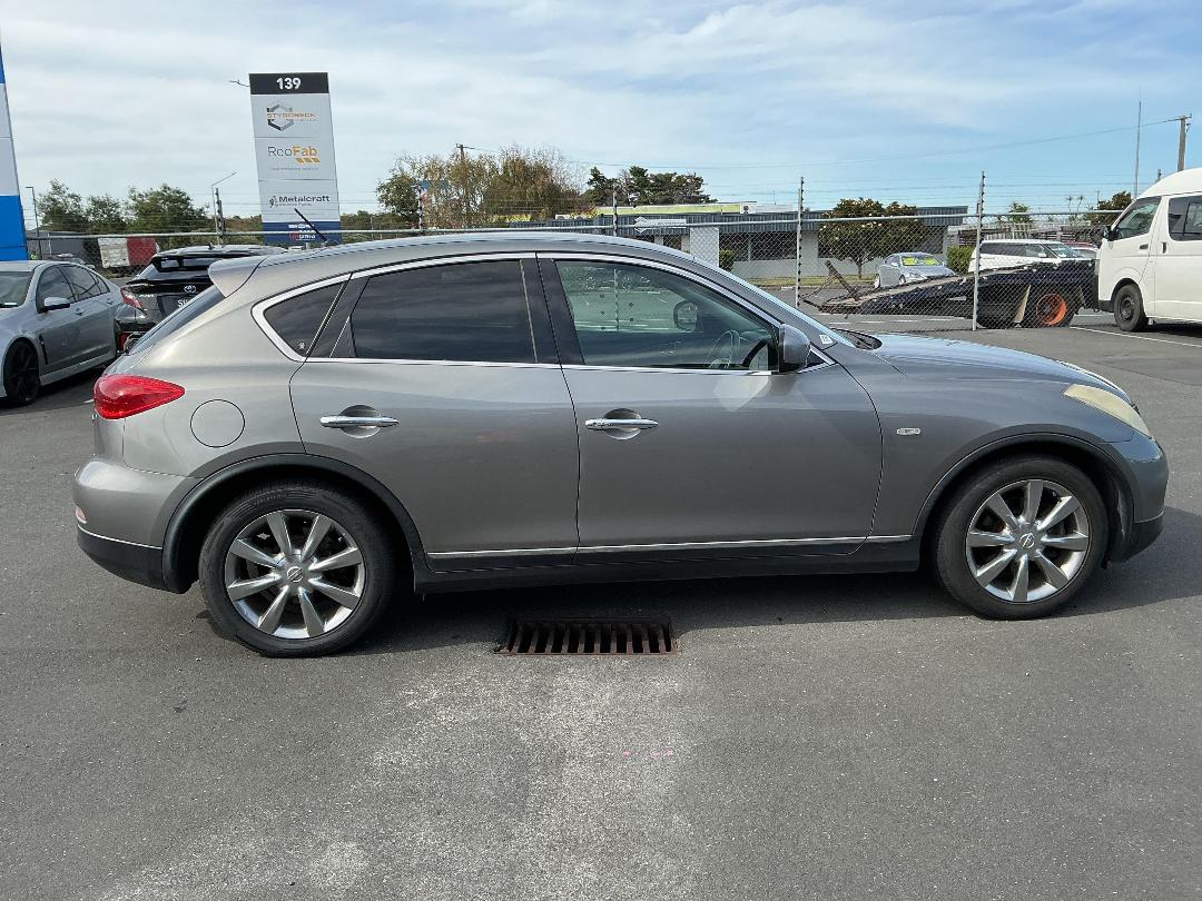 Photo '8' of Nissan Skyline Crossover