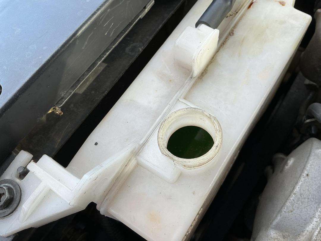 Photo '37' of Nissan Skyline Crossover