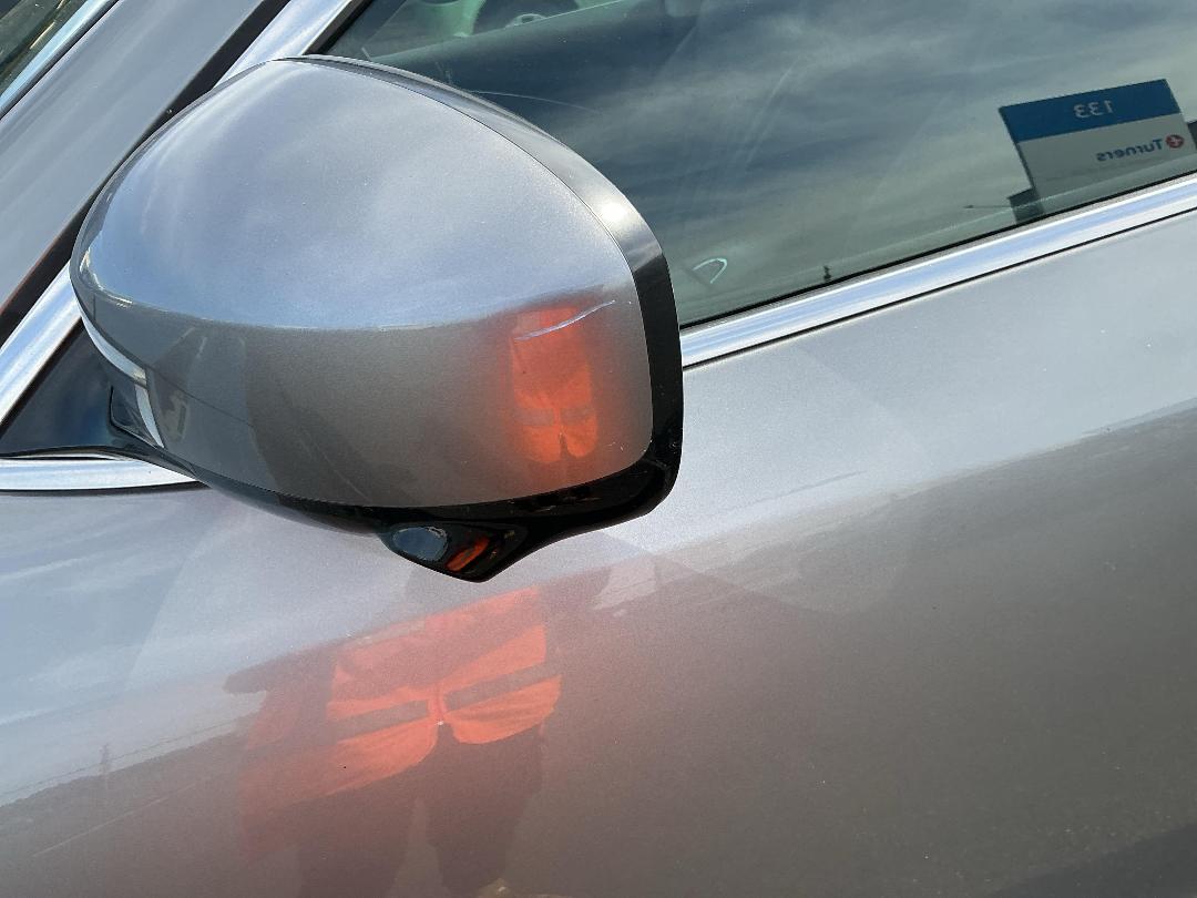 Photo '27' of Nissan Skyline Crossover